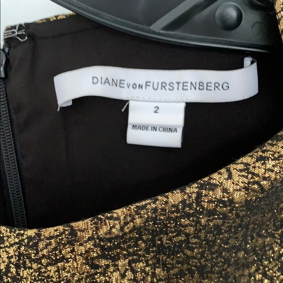 DVF gold cap sleeve dress - NWOT - Picture 5 of 6
